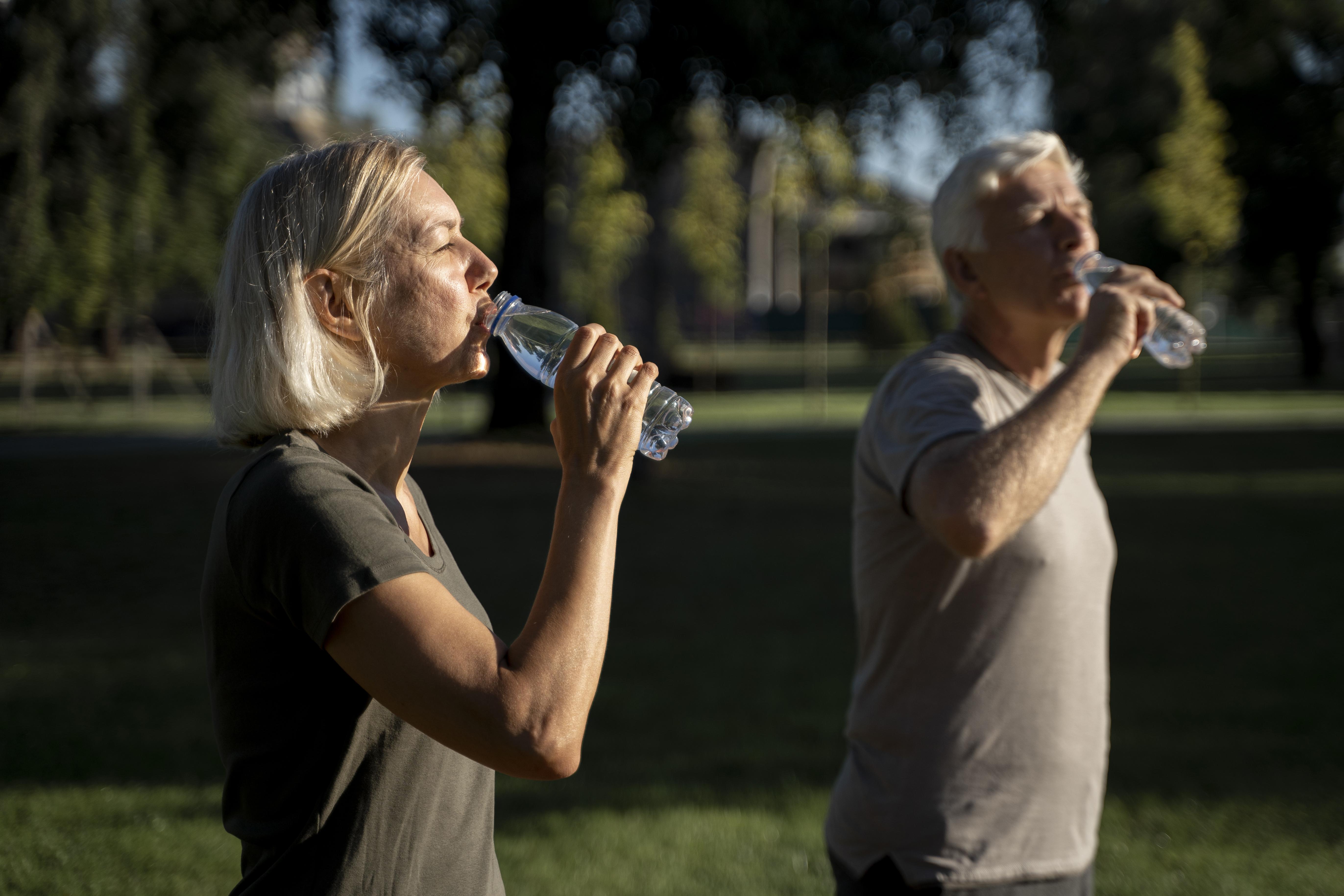 Training bei Hitze: Wie Physiotherapie deinen Körper im Sommer schützt - Physiofinder